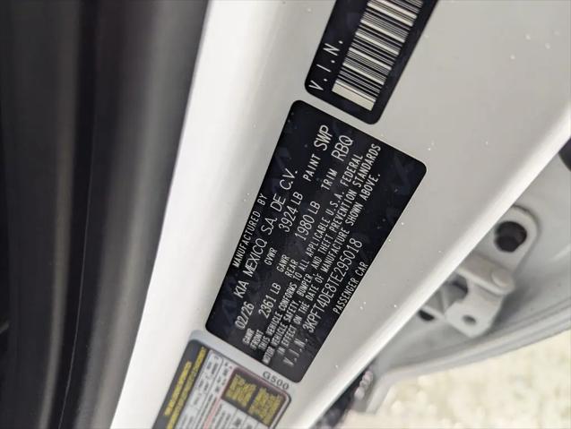 2026 Kia K4 LXS