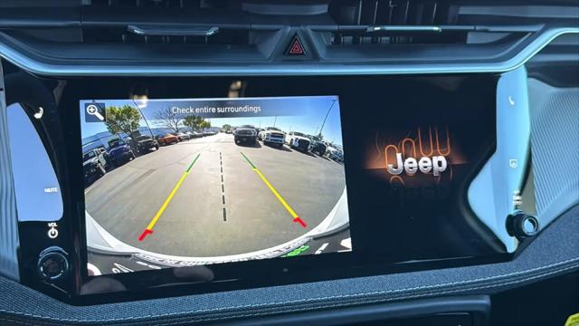 2026 Jeep Cherokee Laredo 4x4