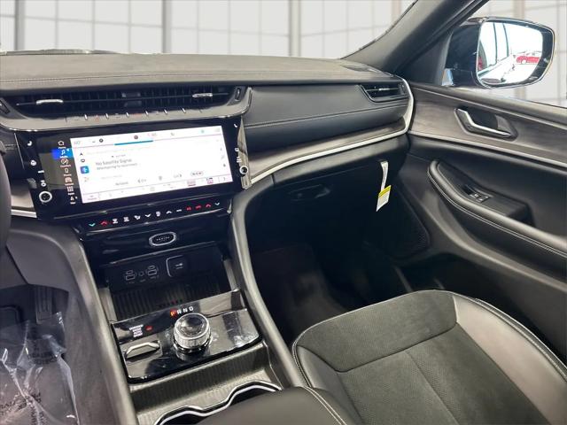 2026 Jeep Grand Cherokee L Altitude 4x4