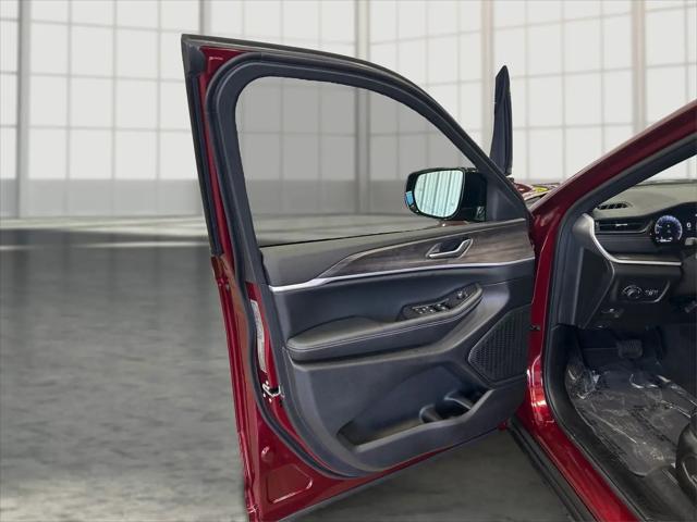 2026 Jeep Grand Cherokee L Altitude 4x4