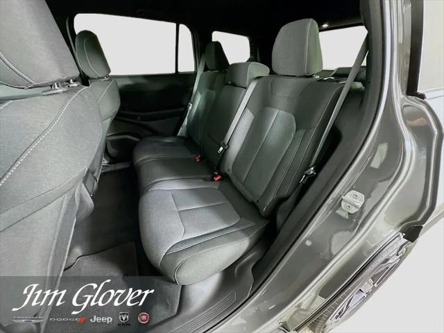 2026 Jeep Cherokee Laredo 4x4