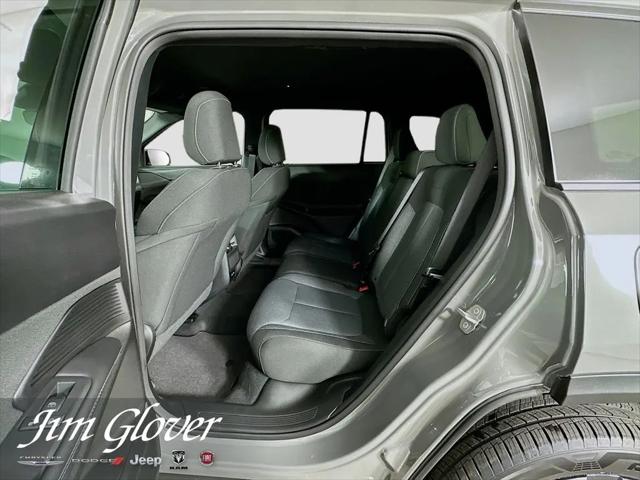 2026 Jeep Cherokee Laredo 4x4