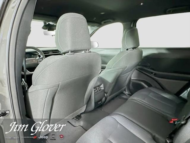 2026 Jeep Cherokee Laredo 4x4