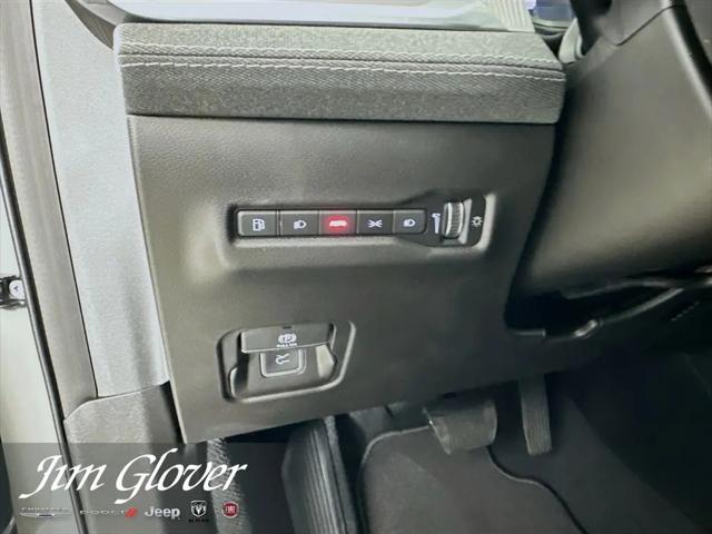 2026 Jeep Cherokee Laredo 4x4