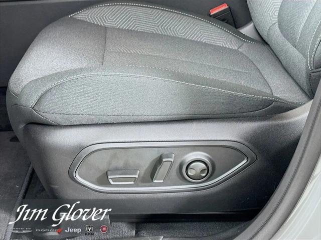 2026 Jeep Cherokee Laredo 4x4
