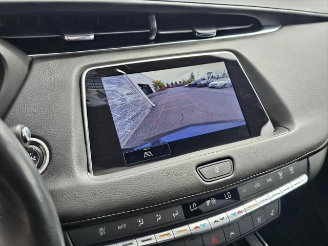2023 Cadillac XT4 AWD Premium Luxury