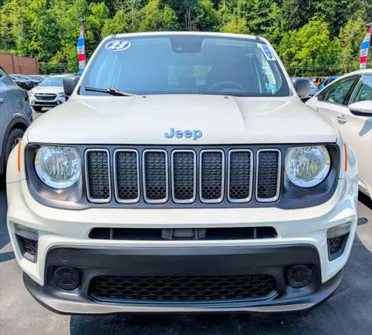 2023 Jeep Renegade Latitude 4x4 2023 Jeep Renegade Latitude 4x4