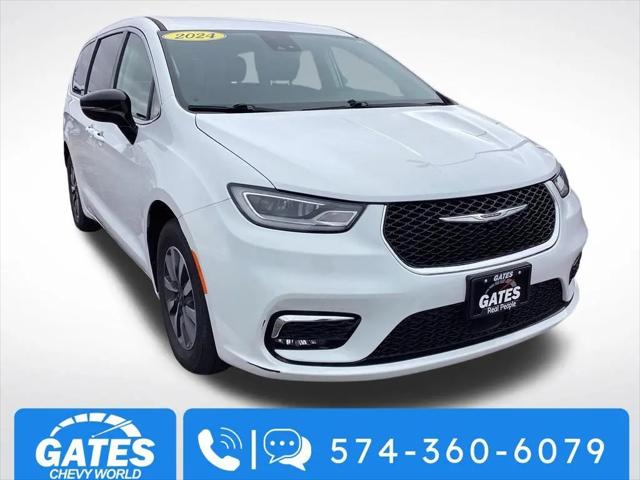 2024 Chrysler Pacifica Hybrid Select for sale in Mishawaka, IN