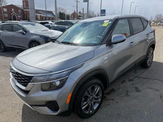 2023 Kia Seltos LX 2023 Kia Seltos LX