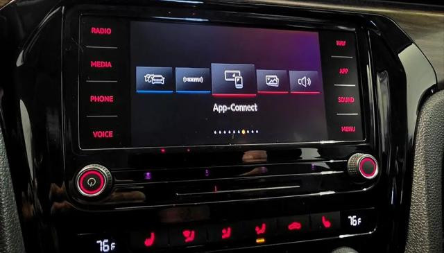 2022 Volkswagen Passat 2.0T Limited Edition