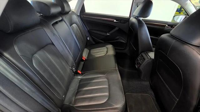 2022 Volkswagen Passat 2.0T Limited Edition