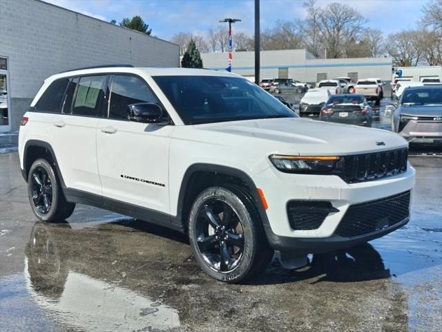 2023 Jeep Grand Cherokee Altitude 4x4 2023 Jeep Grand Cherokee Altitude 4x4