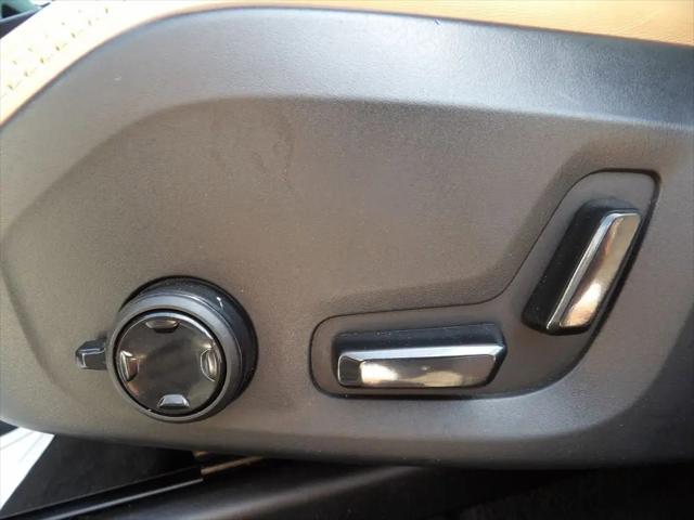 2023 Volvo XC60 B5 Ultimate Bright Theme