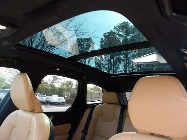 2023 Volvo XC60 B5 Ultimate Bright Theme