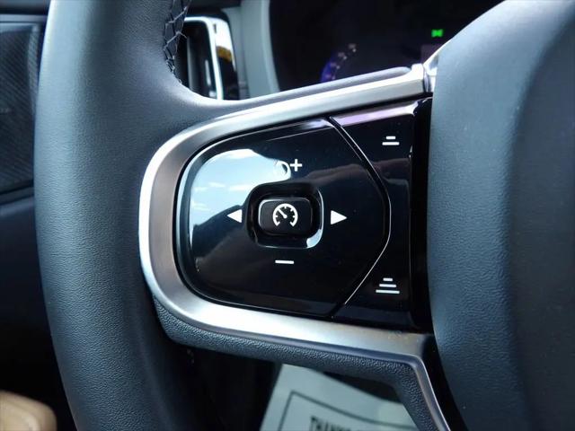 2023 Volvo XC60 B5 Ultimate Bright Theme