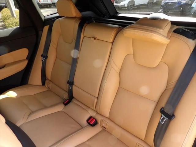 2023 Volvo XC60 B5 Ultimate Bright Theme
