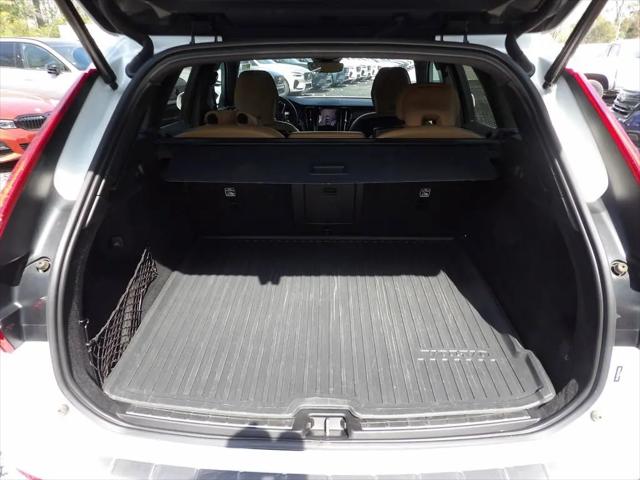 2023 Volvo XC60 B5 Ultimate Bright Theme