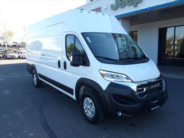 2025 Ram ProMaster Cargo Van SLT Super High Roof 159" WB EXT