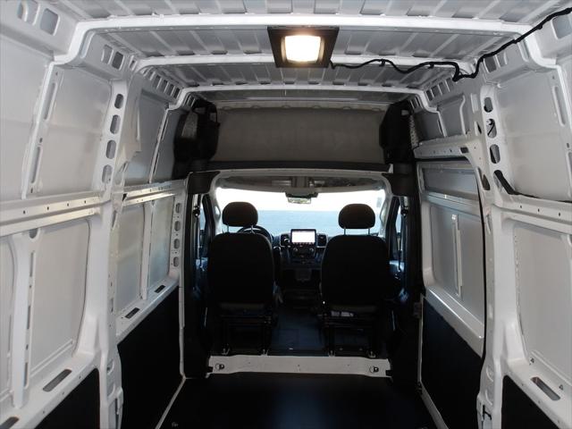 2025 Ram ProMaster Cargo Van SLT Super High Roof 159" WB EXT