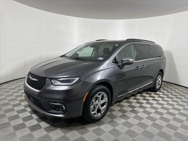 2022 Chrysler Pacifica Limited AWD