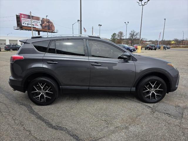 2017 Toyota RAV4 SE