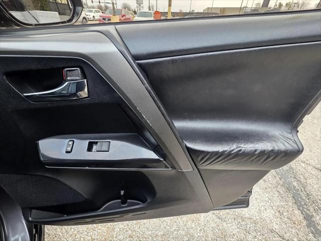 2017 Toyota RAV4 SE