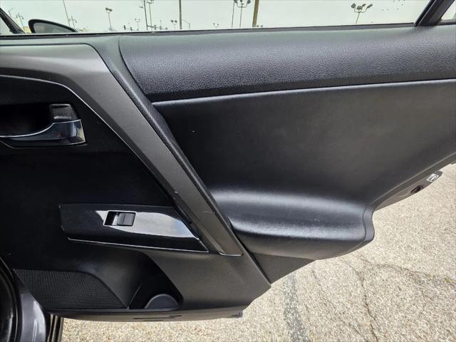 2017 Toyota RAV4 SE