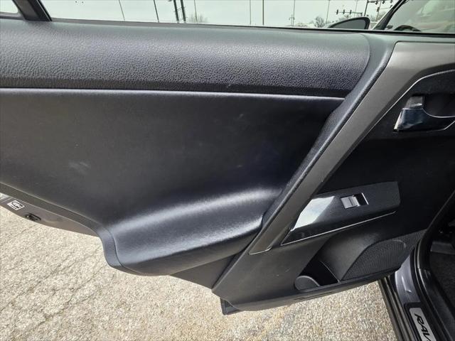 2017 Toyota RAV4 SE