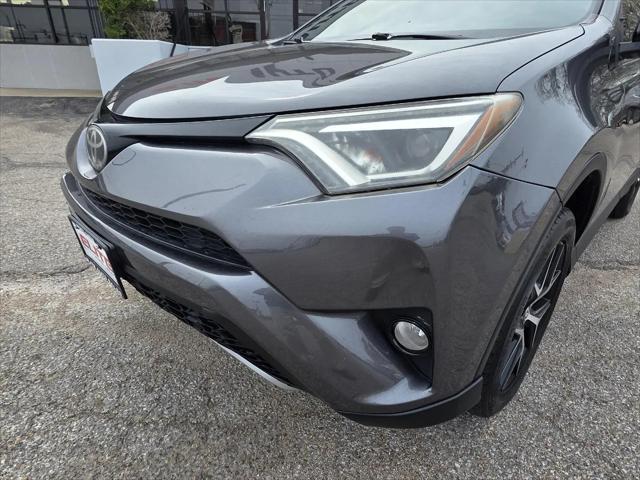 2017 Toyota RAV4 SE