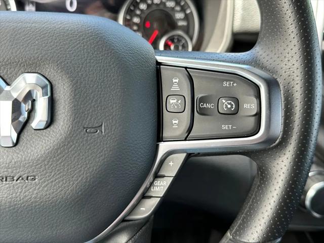 2026 Ram 1500 Express Crew Cab 4x4 5'7" Box