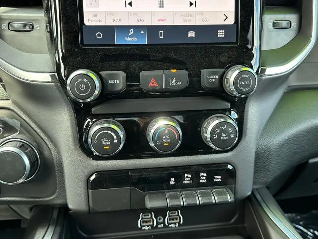 2026 Ram 1500 Express Crew Cab 4x4 5'7" Box