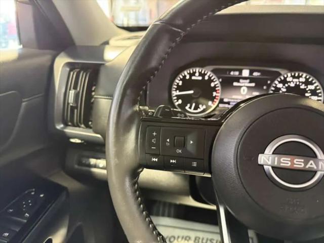 2025 Nissan Pathfinder SL FWD