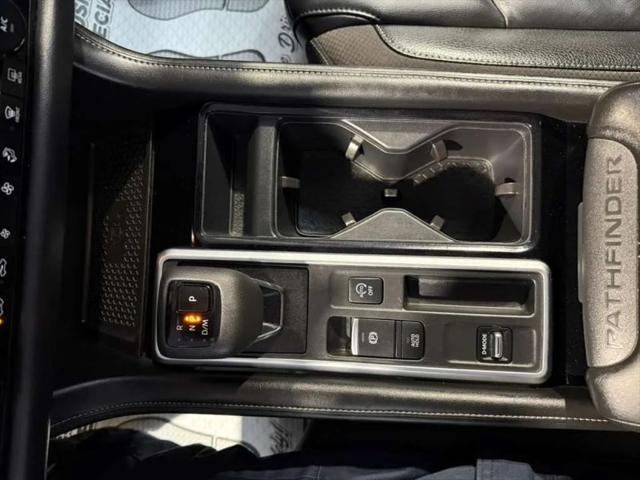 2025 Nissan Pathfinder SL FWD