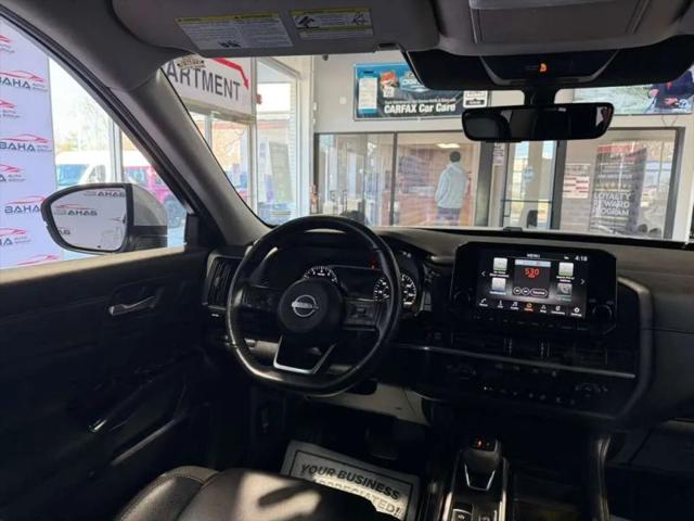 2025 Nissan Pathfinder SL FWD