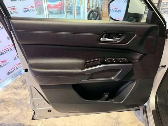 2025 Nissan Pathfinder SL FWD
