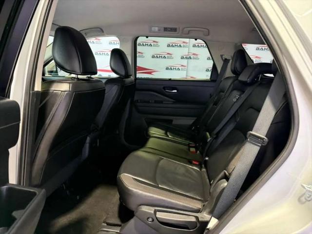 2025 Nissan Pathfinder SL FWD