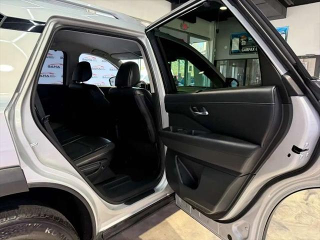 2025 Nissan Pathfinder SL FWD