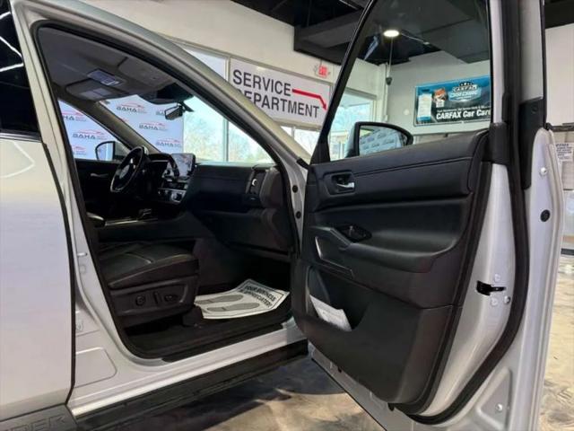 2025 Nissan Pathfinder SL FWD