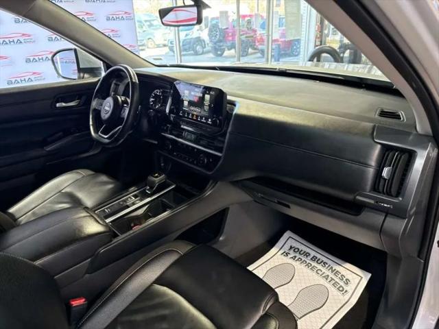 2025 Nissan Pathfinder SL FWD
