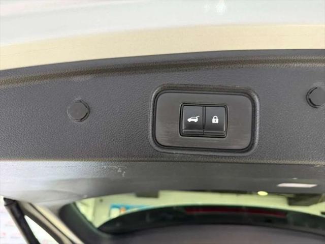 2025 Nissan Pathfinder SL FWD