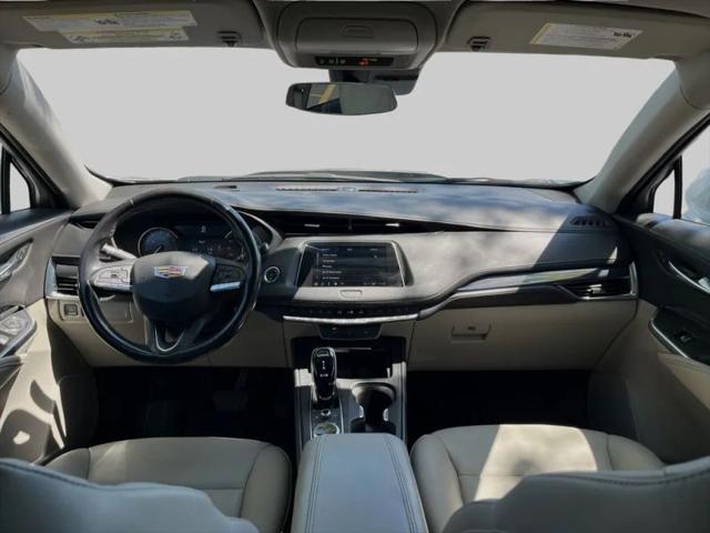 2021 Cadillac XT4 FWD Luxury