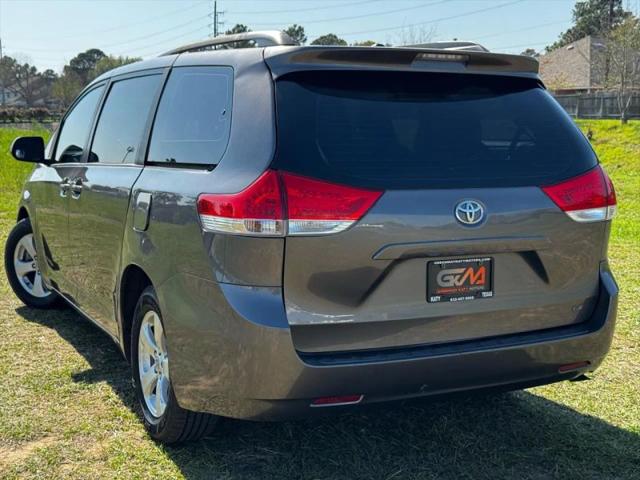 2013 Toyota Sienna LE V6 8 Passenger