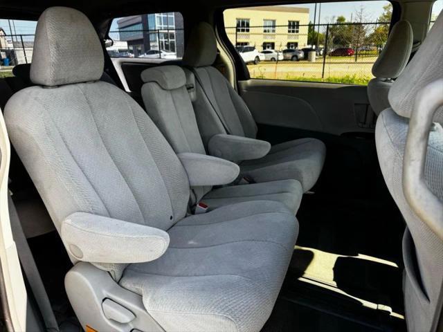 2013 Toyota Sienna LE V6 8 Passenger