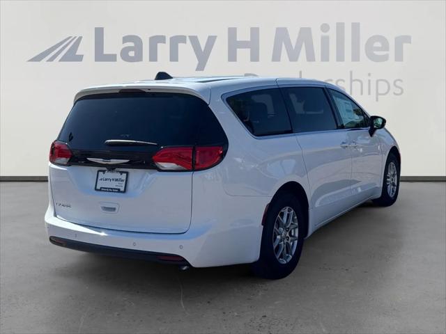 2026 Chrysler Voyager LX