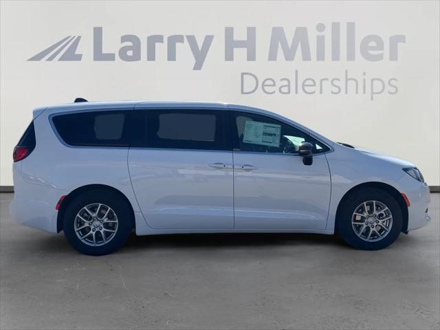 2026 Chrysler Voyager LX