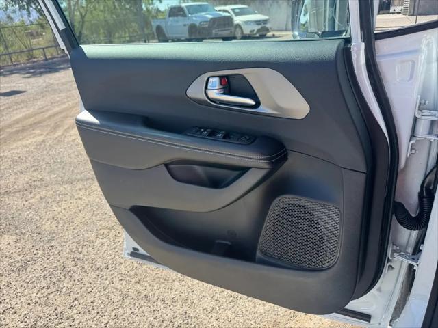 2026 Chrysler Voyager LX