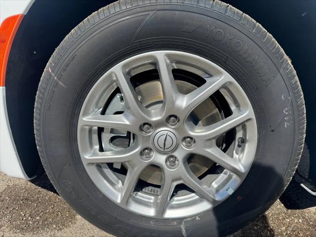 2026 Chrysler Voyager LX