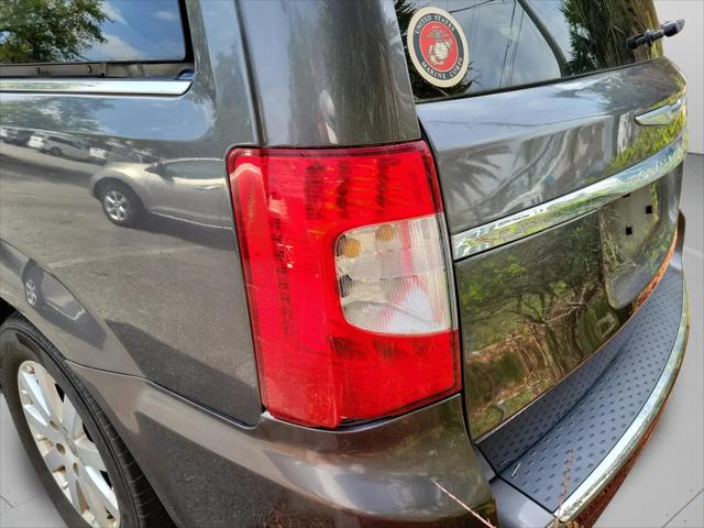 2015 Chrysler Town & Country Touring