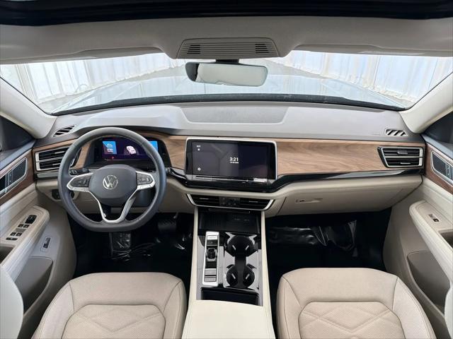2026 Volkswagen Atlas SE with Technology