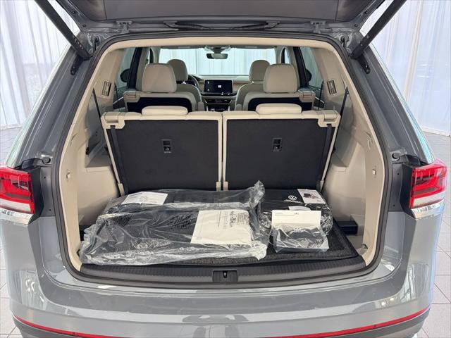 2026 Volkswagen Atlas SE with Technology